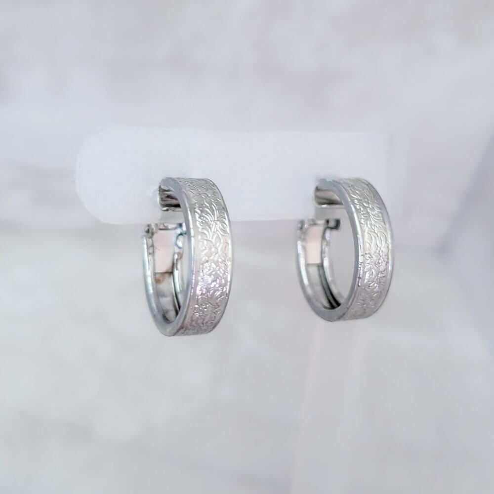 Vintage Clip On Earrings Lightweight Silver Tone Patterned Hoops Fair Condition